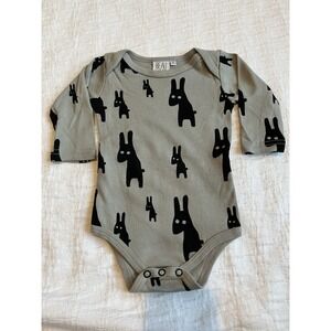 Beau Loves Grey & Black Dog Bodysuit 3-6m